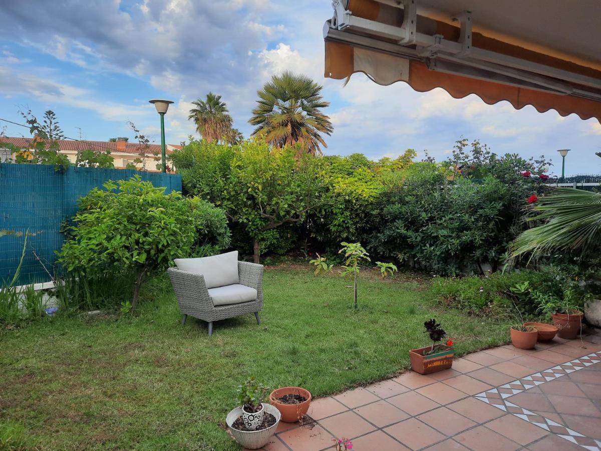 Cosy House With Garden Infront Of The Sea Apartment Creixell Exterior photo